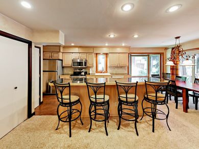 Comfy Mountain 3 Bedroom Duplex Sleeps Six Guests in Vail