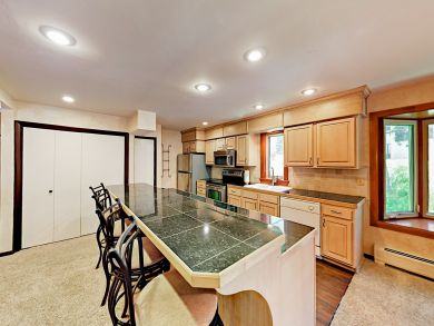 Comfy Mountain 3 Bedroom Duplex Sleeps Six Guests in Vail