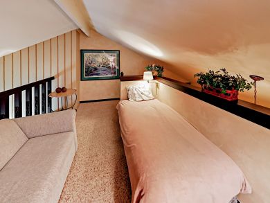 Comfy Mountain 3 Bedroom Duplex Sleeps Six Guests in Vail