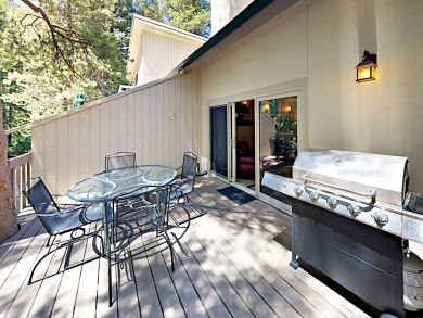 Comfy Mountain 3 Bedroom Duplex Sleeps Six Guests in Vail