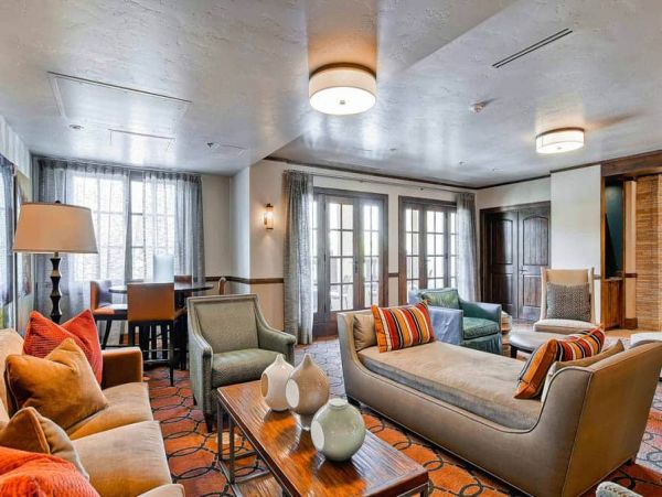 Exclusive Mountain Interior Great Location
