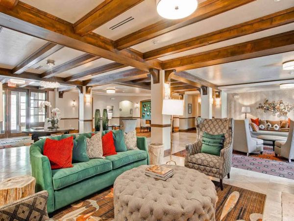 Exclusive Mountain Interior Great Location