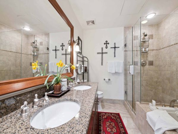 Exclusive Mountain Interior Great Location