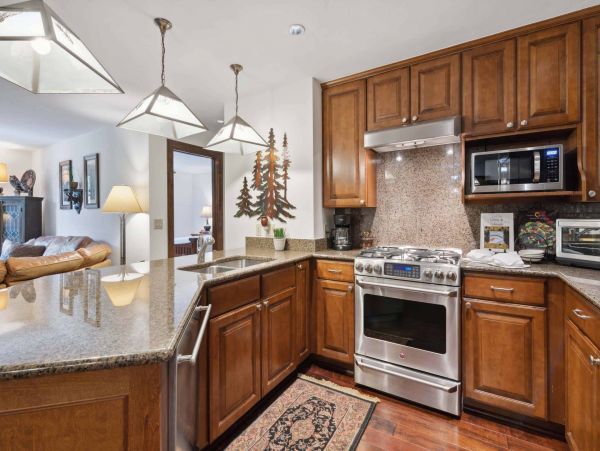 Exclusive Mountain Interior Great Location
