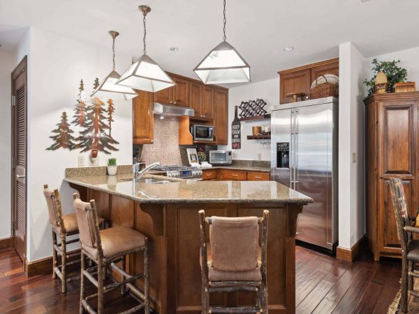 Exclusive Mountain Interior Great Location