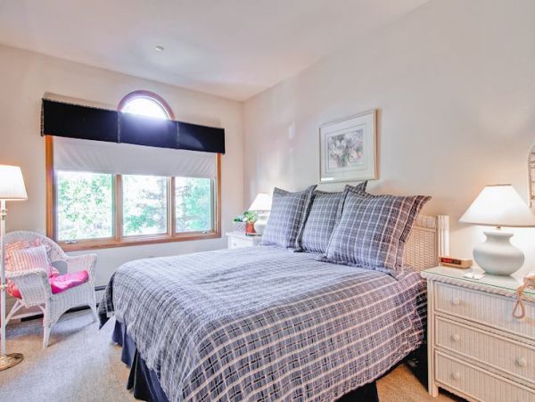 Ski in Ski Out Second floor unit