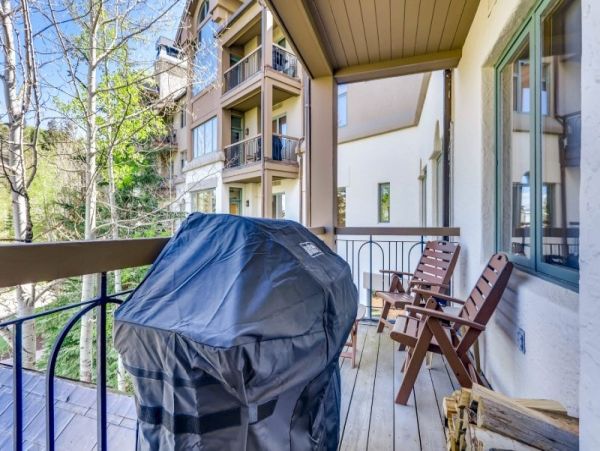 Ski in Ski Out Second floor unit