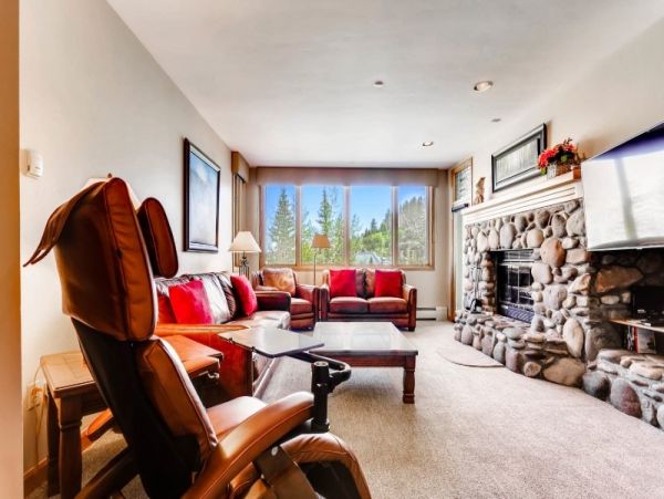 Ski in Ski Out Second floor unit