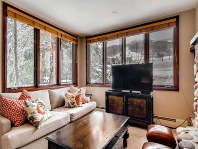 Luxury Three Bedroom Condo Ski-in Ski-out