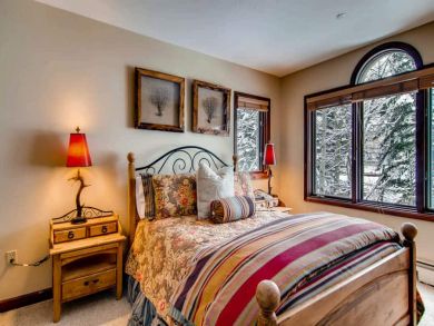 Luxury Three Bedroom Condo Ski-in Ski-out