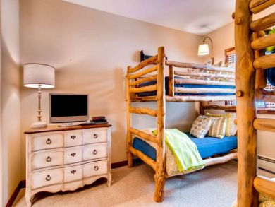 Luxury Three Bedroom Condo Ski-in Ski-out