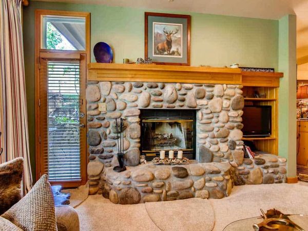Unique First floor Ski in Ski out unit