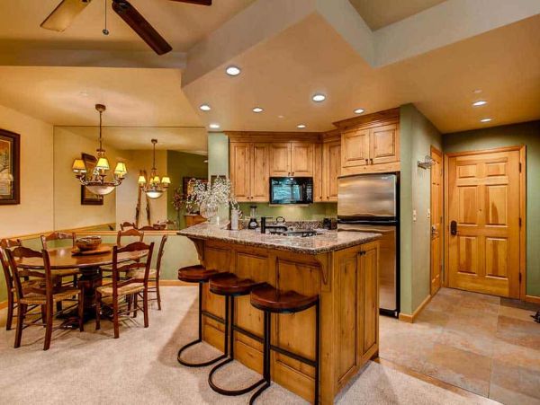 Unique First floor Ski in Ski out unit