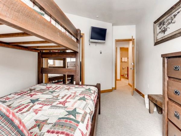 Ski in Ski out Beaver Creek Vacation sleeps 7
