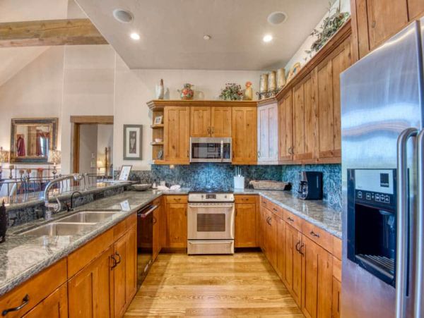 Five Bedroom Residence with Easy Ski In-Ski Out Access
