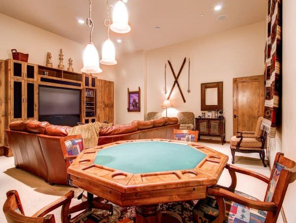Five Bedroom Residence with Easy Ski In-Ski Out Access