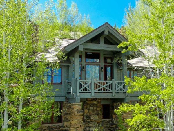 Five Bedroom Residence with Easy Ski In-Ski Out Access