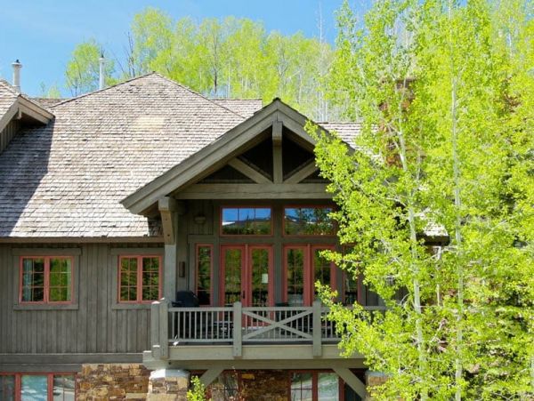 Five Bedroom Residence with Easy Ski In-Ski Out Access