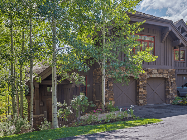 Five Bedroom Residence with Easy Ski In-Ski Out Access