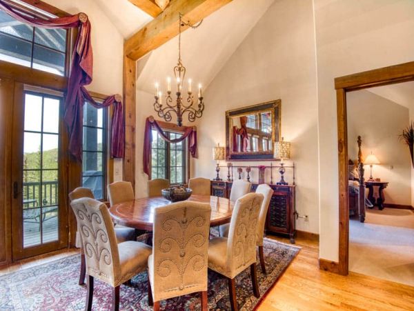 Five Bedroom Residence with Easy Ski In-Ski Out Access