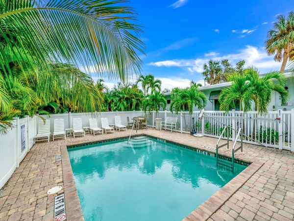 Walk to the Beach From This Studio Condo