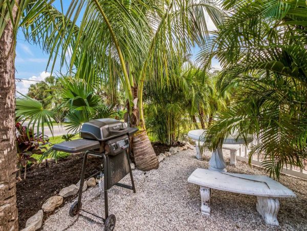 Short Walk to Beach - Holmes Beach Vacation Condo Studio