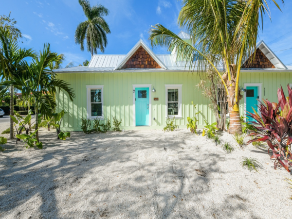 Holmes Beach Two Bedroom Vacation Condo