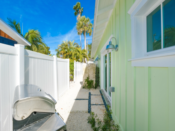 Holmes Beach Two Bedroom Vacation Condo