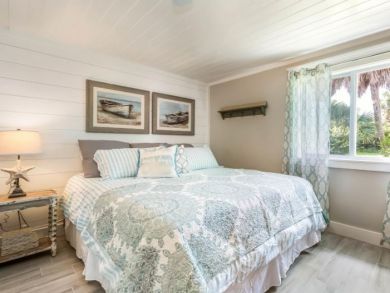 Upscale Studio Condo with Pool