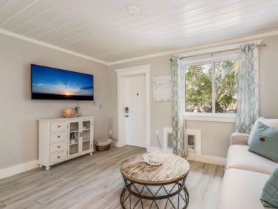 Upscale Studio Condo with Pool