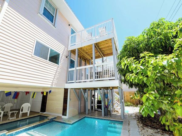 Anna Maria Island Vacation Rental - Luxury 3-Bedroom Home with Pool & Gulf Views