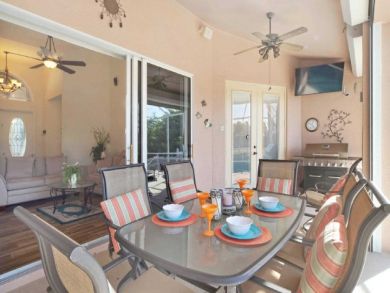 Cape Coral Vacation Home Sleeps Eight Guests Pool High End!