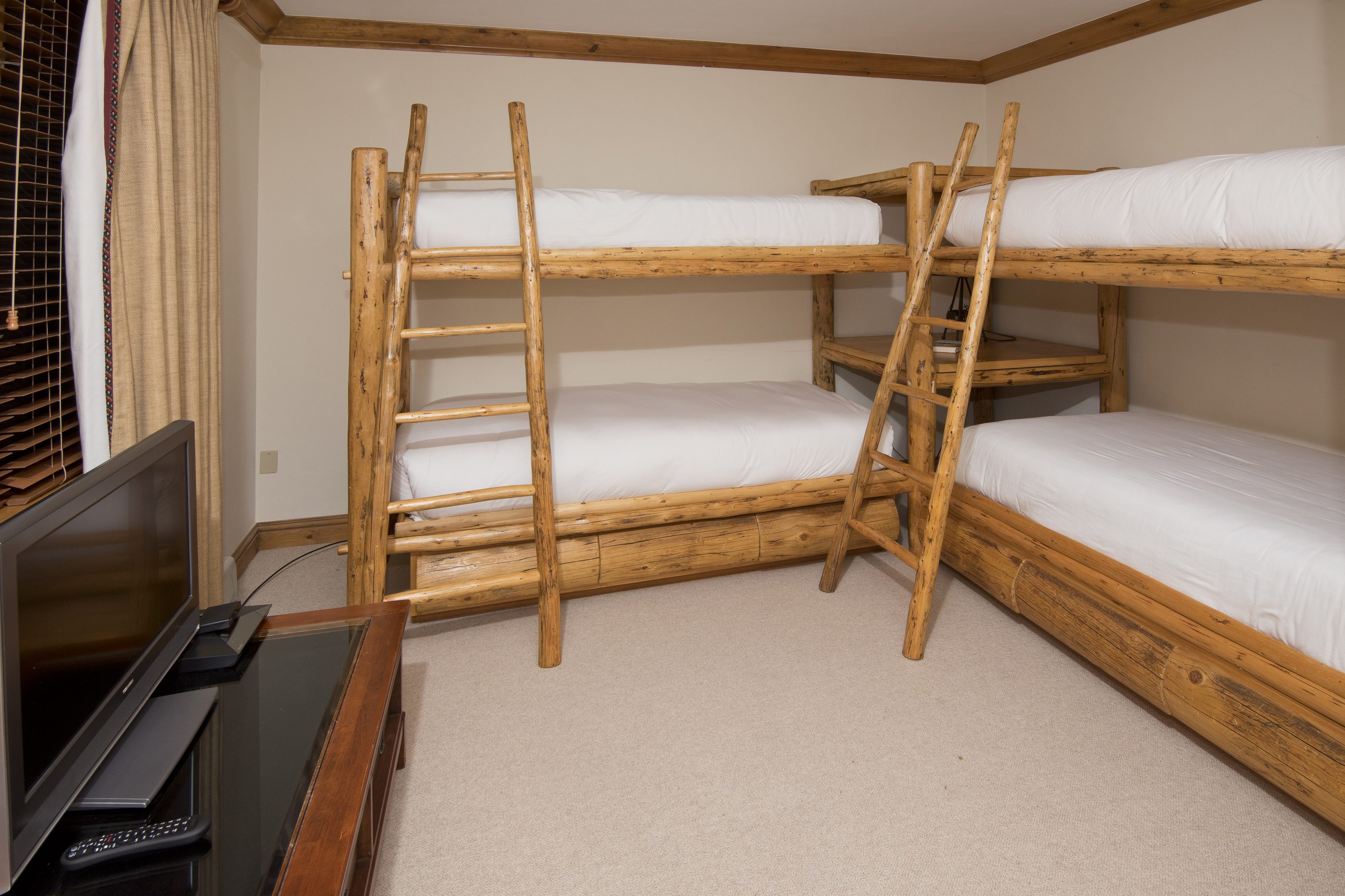 Beaver Creek Townhome Sleeps Twelve Guests Ski In Ski Out