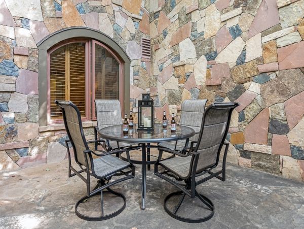 Arrowhead Two Bedroom Ski Condo Walk to Lift