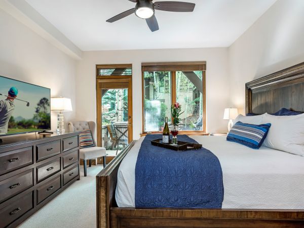 Arrowhead Two Bedroom Ski Condo Walk to Lift