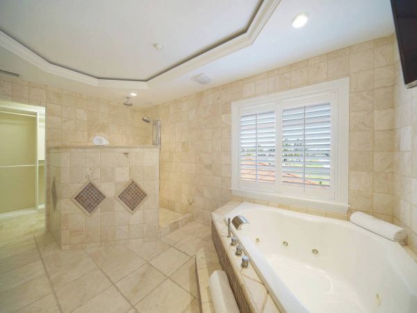 Cape Coral Luxury Vacation Rental Pool Home Six Bedrooms
