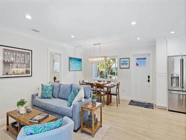 Holmes Beach Luxury Vacation Pool Home Near Beach & Fun