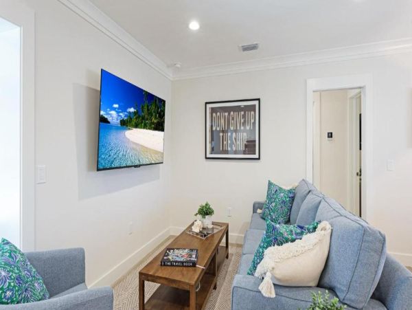 Holmes Beach Luxury Vacation Pool Home Near Beach & Fun