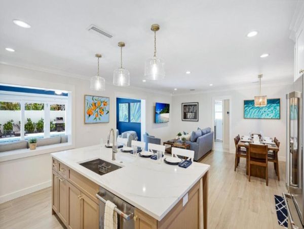 Holmes Beach Luxury Vacation Pool Home Near Beach & Fun