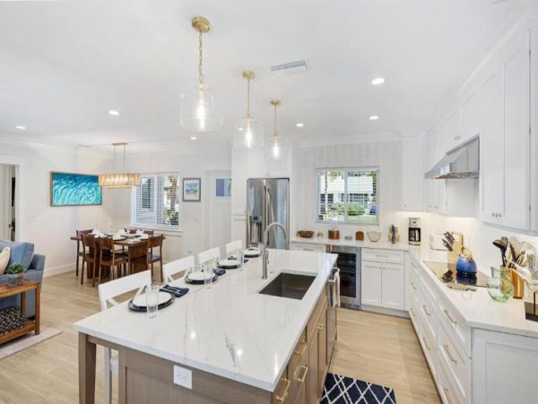 Holmes Beach Luxury Vacation Pool Home Near Beach & Fun