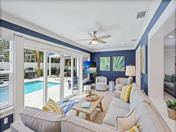 Holmes Beach Luxury Vacation Pool Home Near Beach & Fun