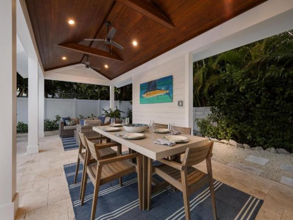Holmes Beach Luxury Vacation Pool Home Near Beach & Fun