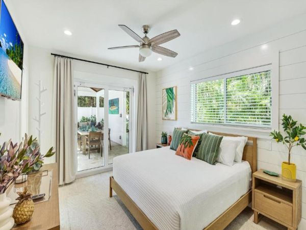 Holmes Beach Luxury Vacation Pool Home Near Beach & Fun