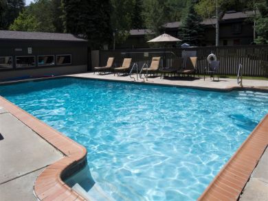 Vail Three Bedroom Vacation Townhome Sleep 8 Shuttle to Lift