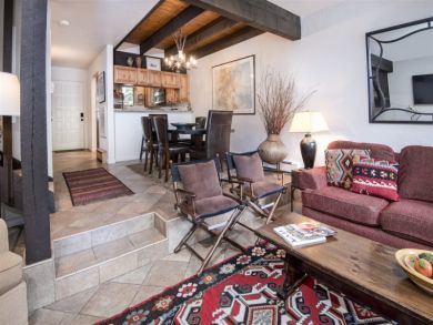 Vail Three Bedroom Vacation Townhome Sleep 8 Shuttle to Lift