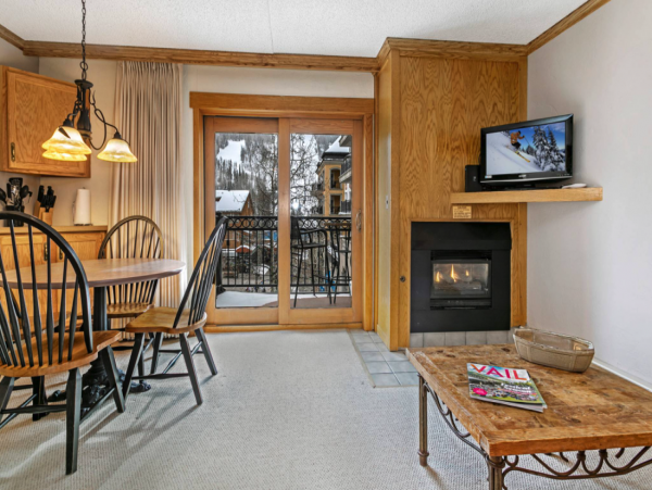 Vail Cozy Studio Walk to Lift & Nearly Ski in Ski Out