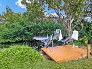 Fort Myers Vacation Home Sleeps Eight Guests