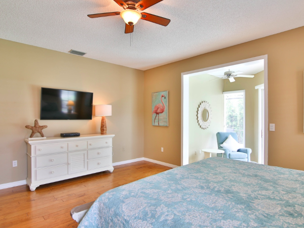 Anna Maria Island Charming 3-Bedroom Retreat with Private Pool