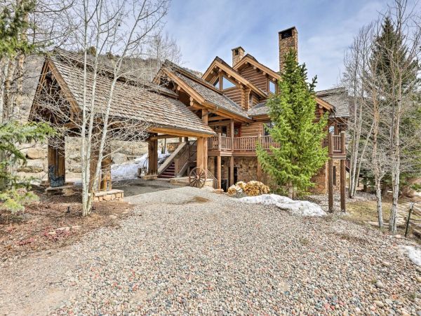 Luxury Vacation Rental – Vail Valley Mountain Lodge with Hot Tub