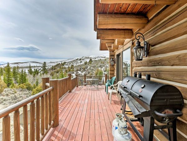 Luxury Vacation Rental – Vail Valley Mountain Lodge with Hot Tub